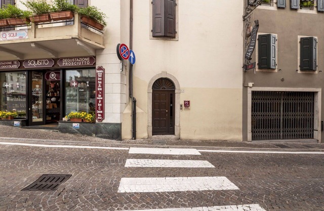 Lovely apartment for 4 guests with WIFI, TV, pets allowed and parking