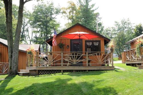 Lovely Lakefront Cabin Rental for Five Guests in West Branch, Michigan