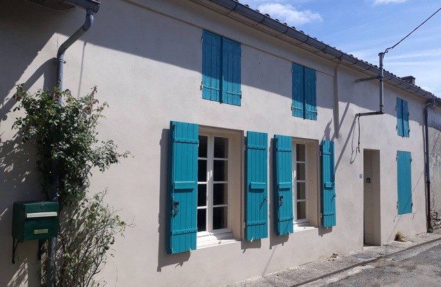 Lovely Large Charentaise House Near Shops For Families Or Couple