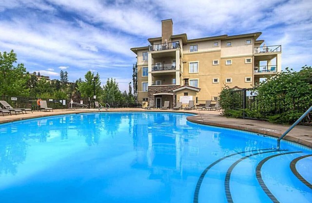 Lovely Mountainview Condo with Pool! #2318
