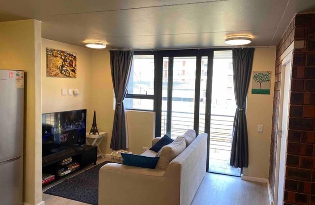 Lovely open and sunny 2-bedroom apartment