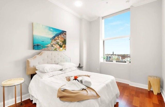 Lovely & Quiet Studio with Rooftop Pool Access