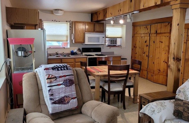 Lovely Retreat Center Condo with 2 beds. Animal Friendly