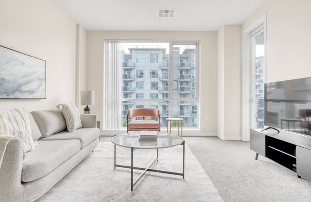 Lovely Santa Clara 1BR w/Lounge, W/D & Gym, walk to Shops, by Blueground