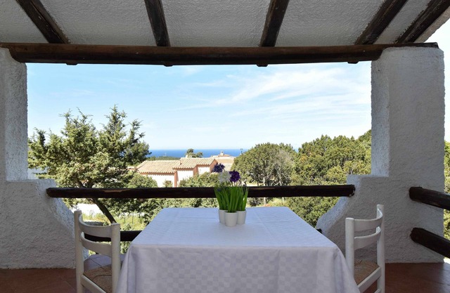 Lovely sea view cottage in res. with pool