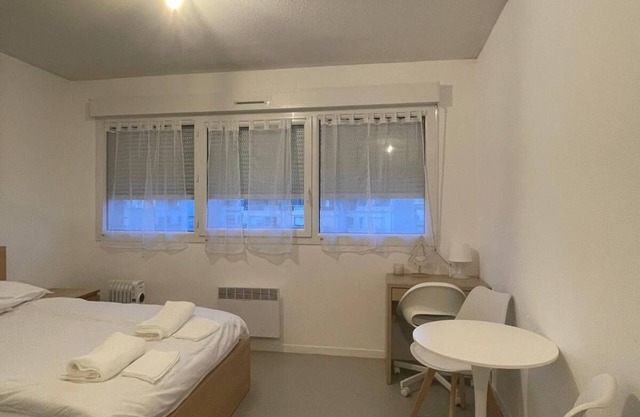 Lovely seafront studio La Rochelle, 15 minutes from Les Minimes beach