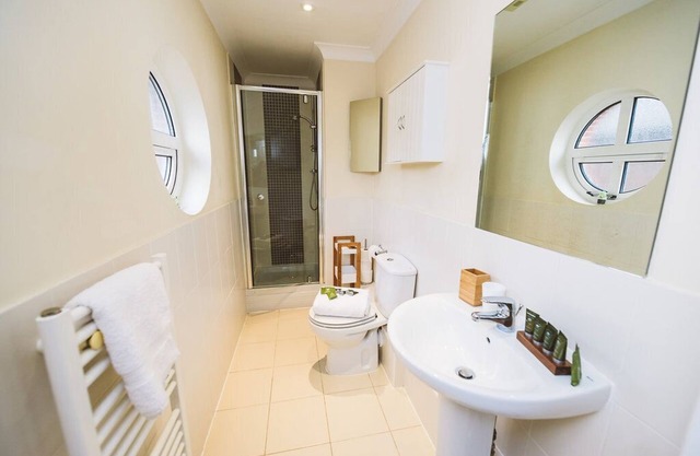 Lovely Serviced Apartment in Royal Swan Quarter Leatherhead