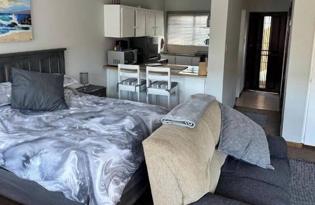 Lovely single unit with secure parking