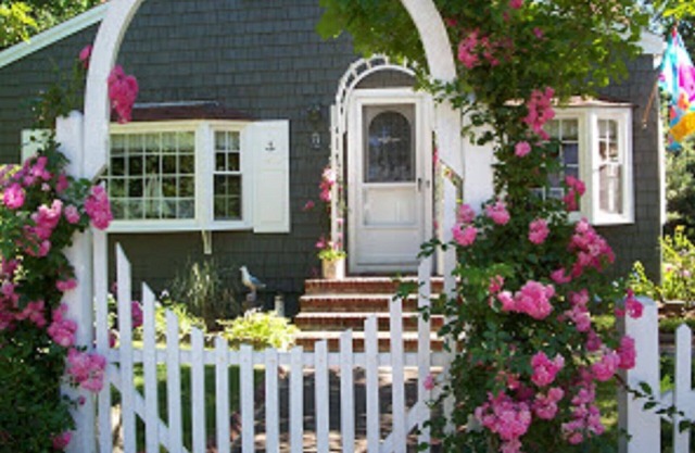 Lovely Storybook Cape Cod Cottage/Bayside Beach -Perfect for Summer Memories