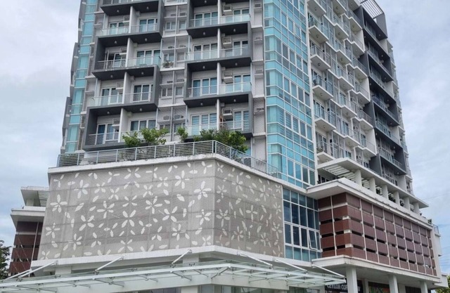 Lovely Studio centrally located to vibrant city of love, Festive Walk Mall view.