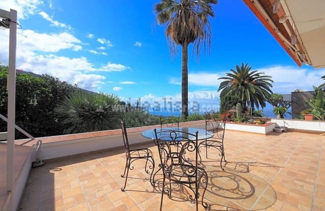 Lovely Villa With sea Views in the Best Part of Los Realejos