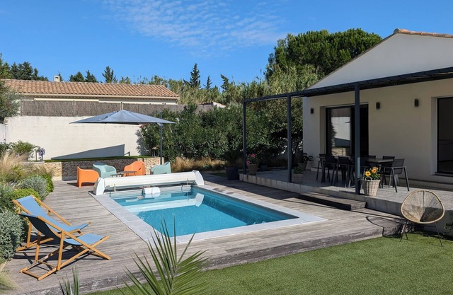 Lovely villa with pool, in a quiet location near Avignon