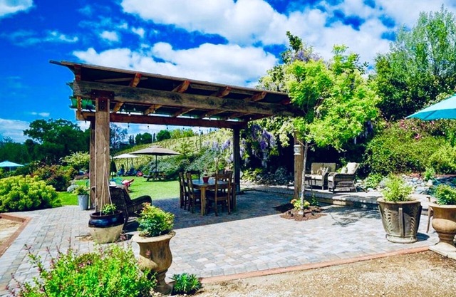 Lovely Vineyard Retreat.