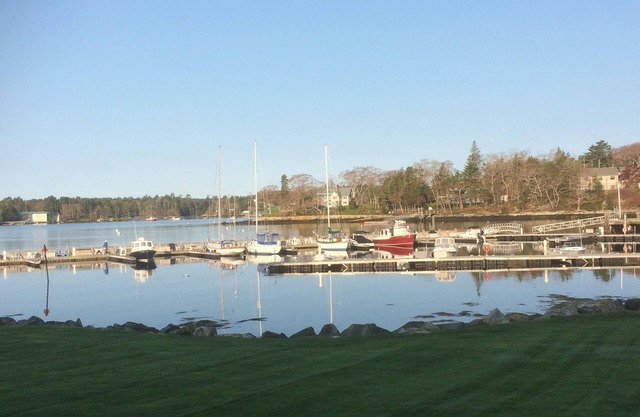 Lovely waterfront home, harbour-side setting