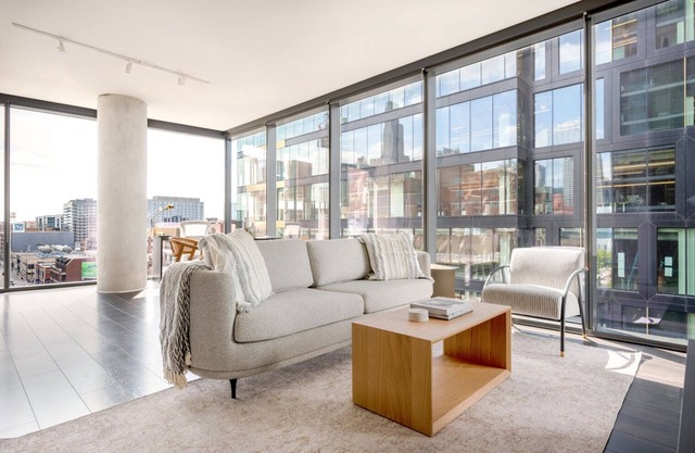 Lovely West Loop 2BR w/W/D, Gym & Lounge, nr L, by Blueground
