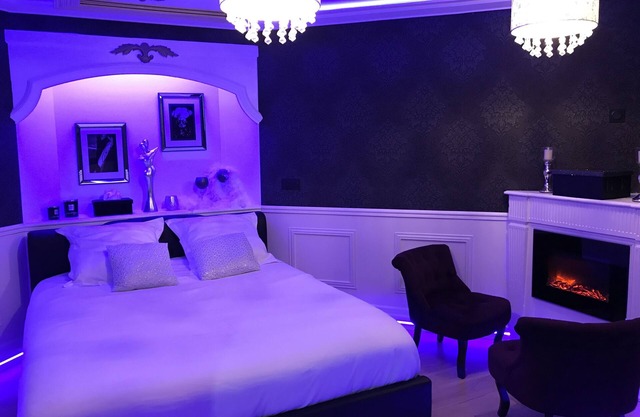 Lovin'Room Romantic Suite with private Jacuzzi