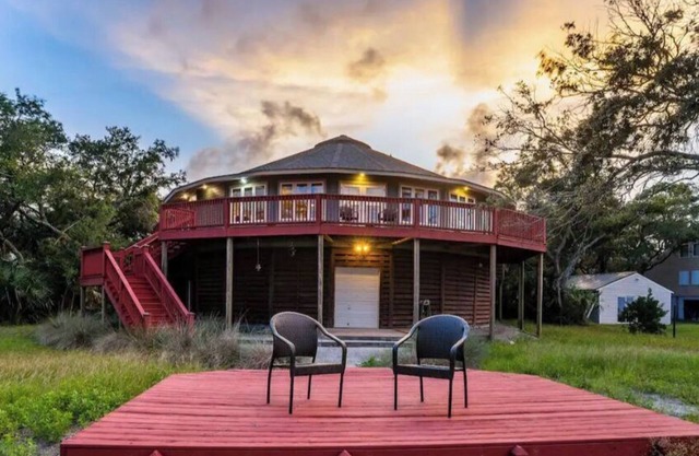 LOWCOUNTRY OASIS - Round House on St Helena