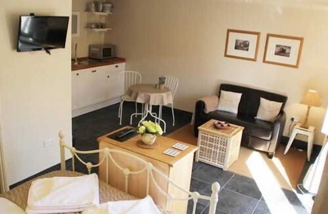 Lower Cottage, double room