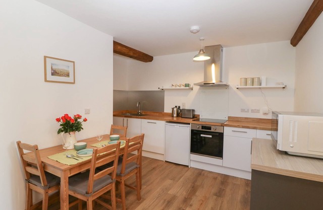 Lower Venn Granary Apartment 1