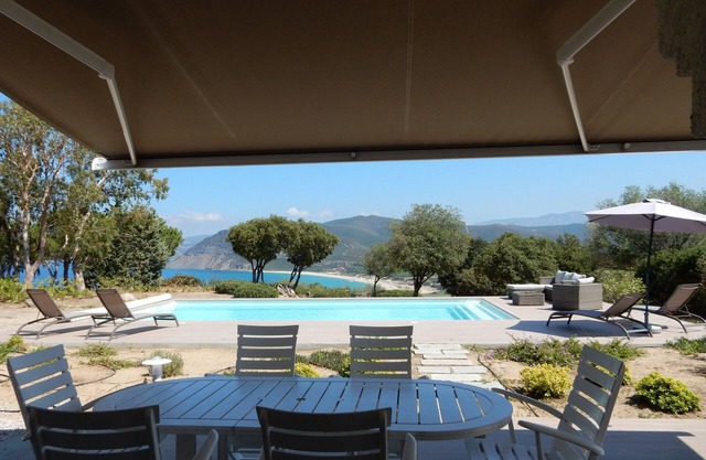 Lozari Belgodere: Villa overlooking the sea, with fantastic pool