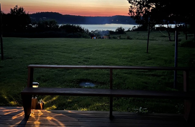 Lubec Saltbox with sunsets! Guests give us 10/10 REVIEWS!