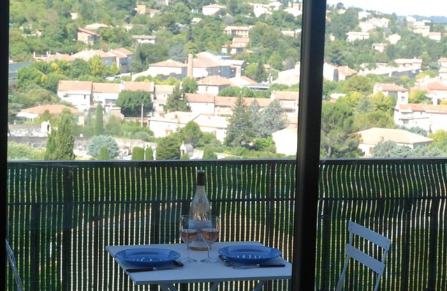 Luberon Apt large apartment F4