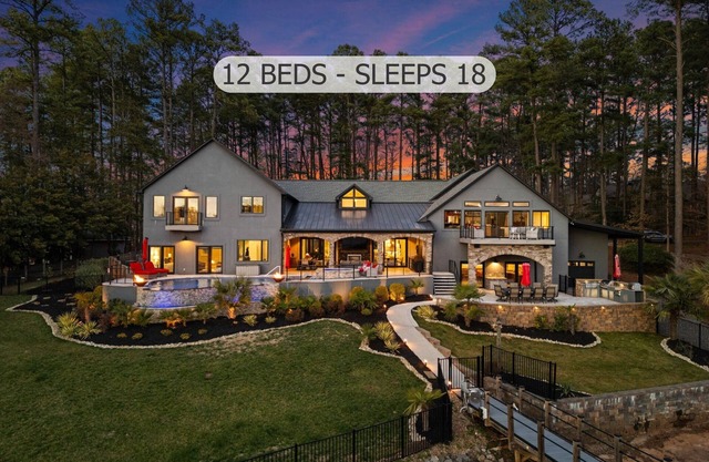 Lucent Sunset Retreat w/Heated Pool & Game Room