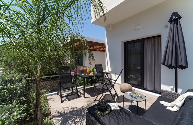 Lucian City Apartments - Narcissus