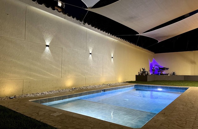Lujosa Villa en poblado con piscina privada!