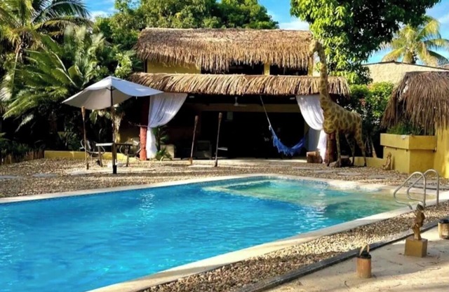 Lujosa Villa Tipo Bali, Miniplaya y Cine Privado