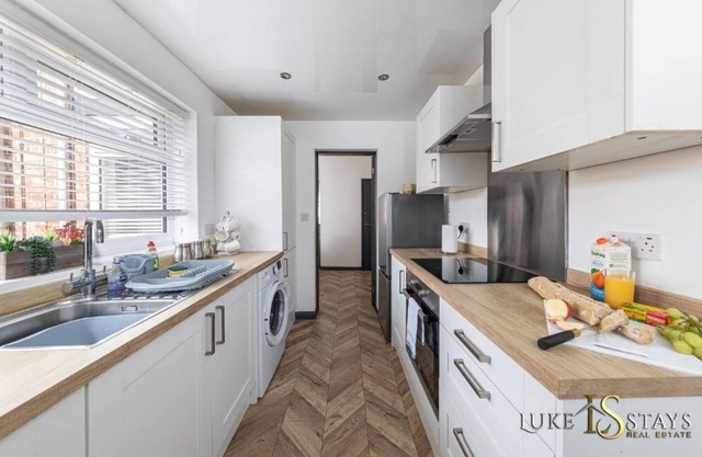 Luke Stays - Albert St, Chilton