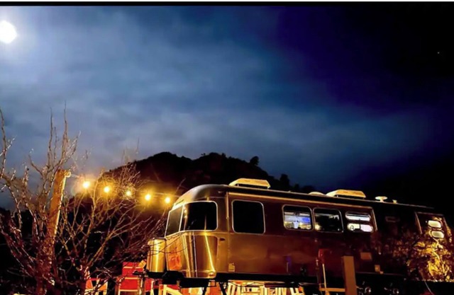 ★Lumen Airstream Retreat RAFTSkiHIKE ΩHottubΩ