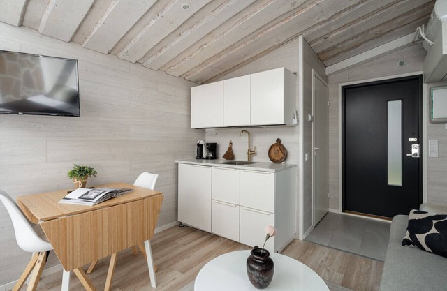 Luminous Lakeside Suite in Laukaa