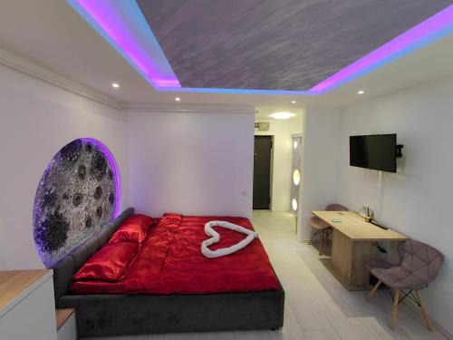 Luna Room