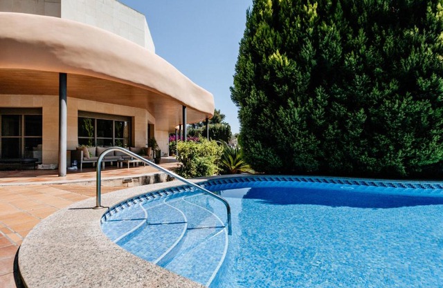 Lushville - Luxurious Villa with Pool in Valencia