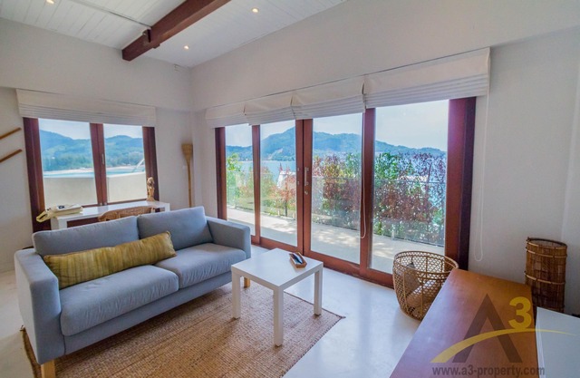 Lusty Ocean View villa in Kamala
