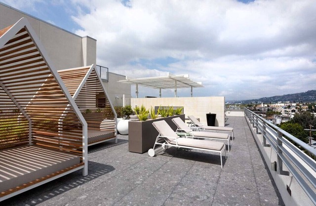 Lux 3 Bedroom in Hollywood w/Parking & Balcony!