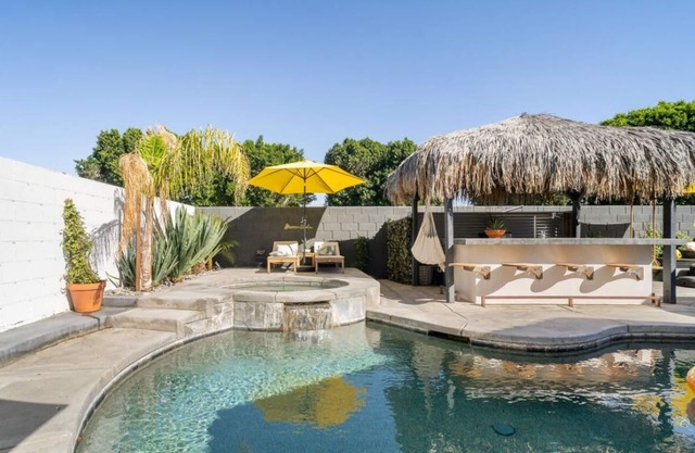 ☀️Lux Desert Paradise🌴 Salt Water Pool & Spa 1 mile to Empire Polo