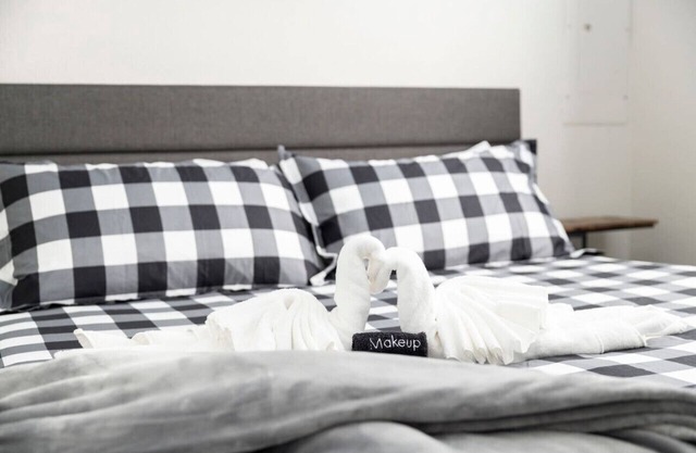 Lux Modern Getaway | AT&T Stadium Views | King Bed