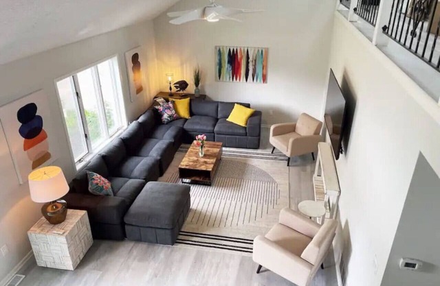 Lux Seaside Retreat Steps to Beach