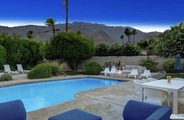 LUX Vacation Pool 3BR Mid Mod, Mountain Views, Minutes from Dntwn Palm Springs
