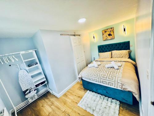 Luxe 1B Chalet, HotTub, free parking Nr LTN Airport, L&D Hosp, Whipsnade Zoo, fast trains into Central London