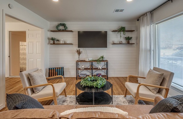 Luxe 3BR Farmhouse-style Home Near Lake Hefner
