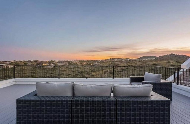 Luxe Dome w/ Views + Hot Tub, borders Scottsdale