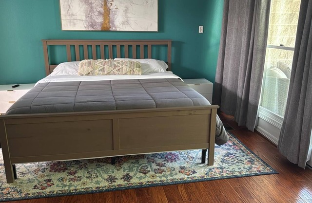 Luxe Escape South of Highland Park!
