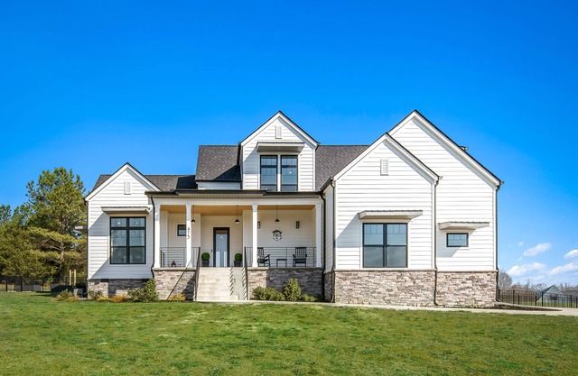 Luxe Farmhouse Hot Tub & Game Room Minto Boat Ramp