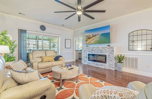 Luxe Lakeview Paradise