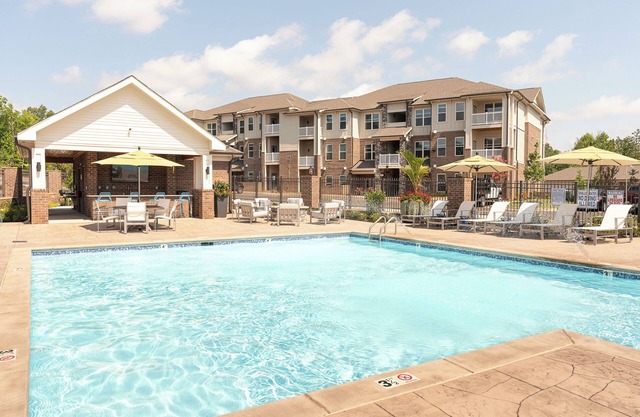 Luxe Living in Knoxville! Overlook at Farragut| Pool| Parking