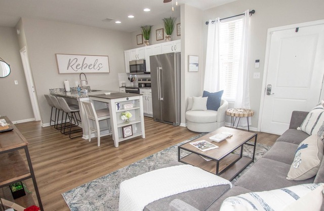 Luxe Oxford Cottage with 3 King Suites!