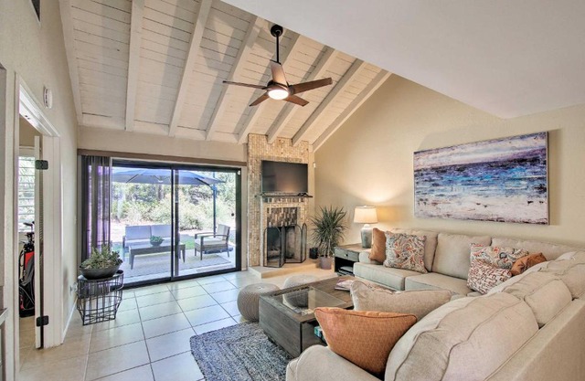 Luxe Resort Getaway - 8 Miles to Shops on El Paseo